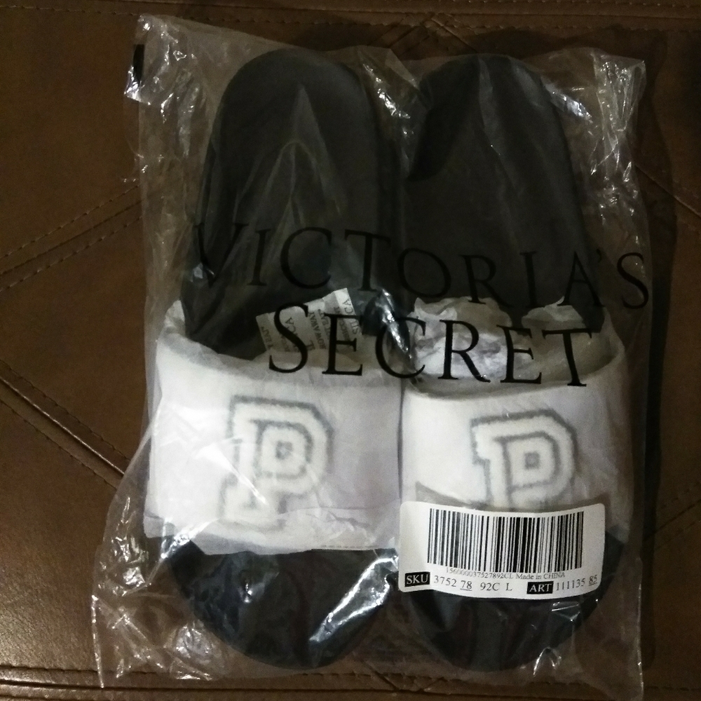 🛍️ SOLD 🛍️ VICTORIA'S SECRET PINK SLIDES